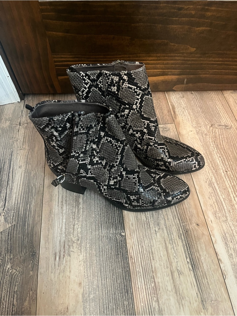 Old Navy Snake-Print Ankle Boots in Black and Gray